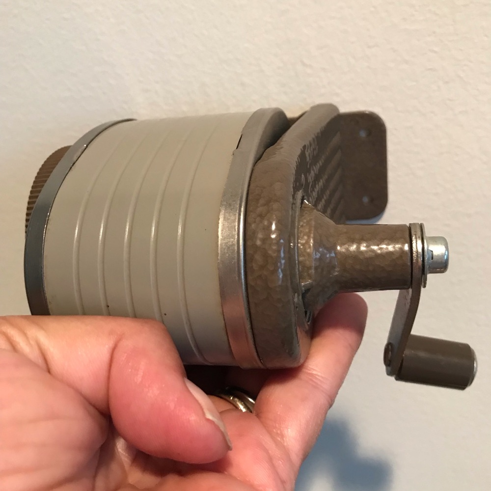 Vintage Sanford Atlas Manual Pencil Sharpener - Picture 5 of 9